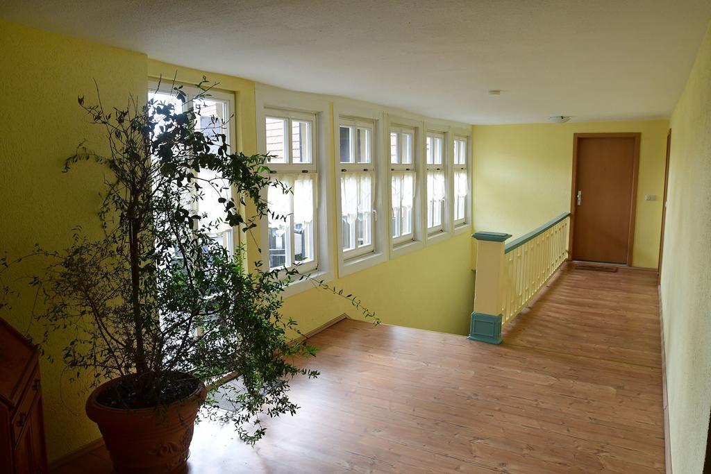 Hotel Garni Goldene Henne Arnstadt Exterior photo